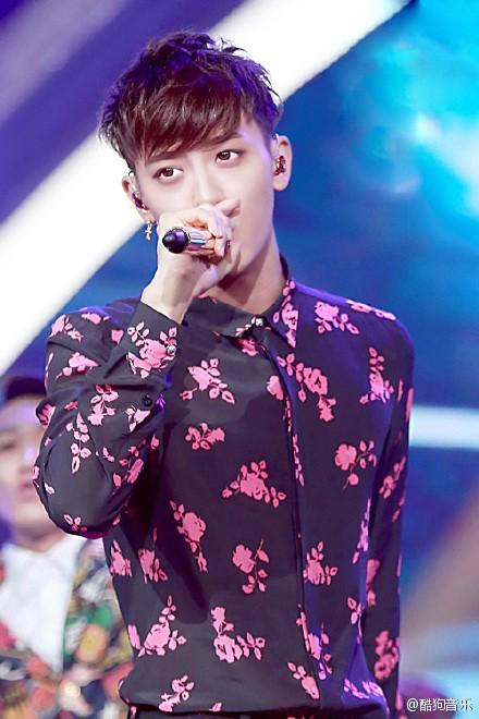 lunchbox0502's tweet photo. 150928 ztao "HunanTV Mid Autumn Gala Night" Kugou Music pic.
#ZTAO #黄子韬 #타오 #タオ #เทา #OneHeart #SupportZTAO http://t.co/4cB0QHjlxn