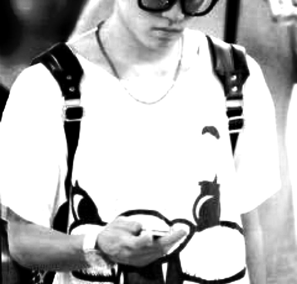 westkamikami71's tweet photo. ＿＿＿ ❥» ＿＿＿

 僕 …… ((

  #RTしたnrさんbotさんフォロー

            (( Rrr  📷  Fff ))

.  貴方の ストーカーや ｯたンです  .

  やっと話せますね ＿ 

. http://t.co/qlcpAyteG7