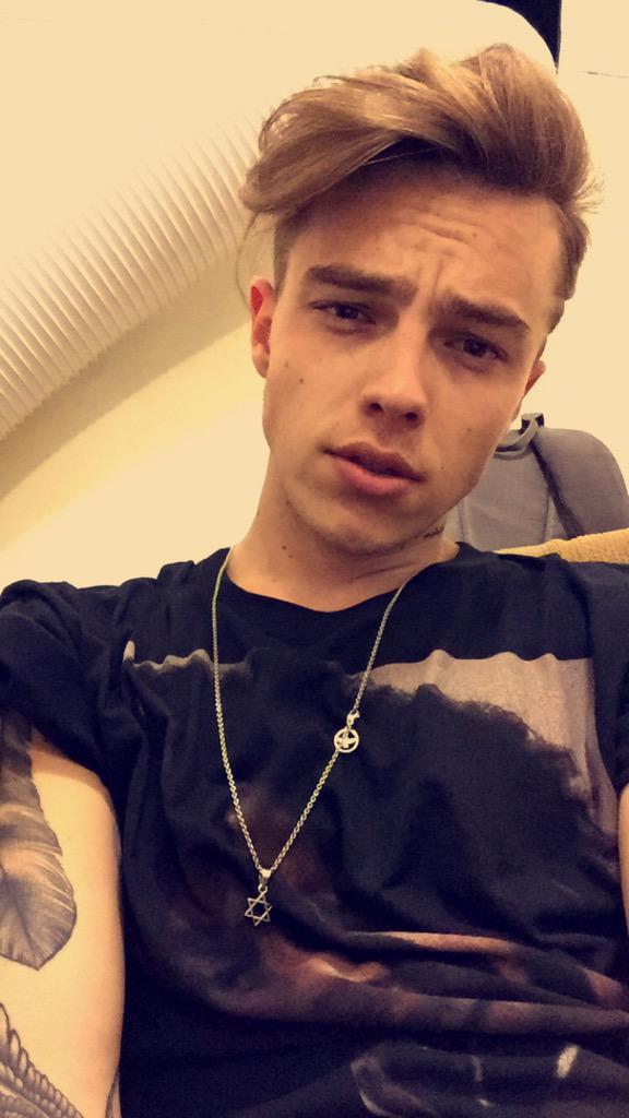 centralflyofc's tweet image. VINTE RTS NESSA FOTO? PARABÉNS PAULO PATRÃO DELAS #MPN #PAULOCASTAGNOLI