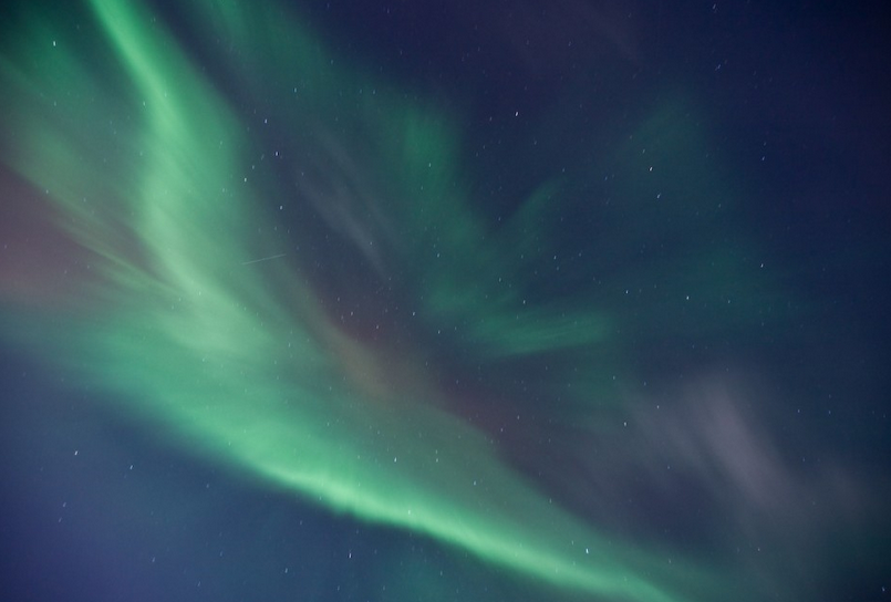 hotel_is's tweet photo. What a amazing winter night in Iceland #Iceland #northernlights http://t.co/21wj6I6exA