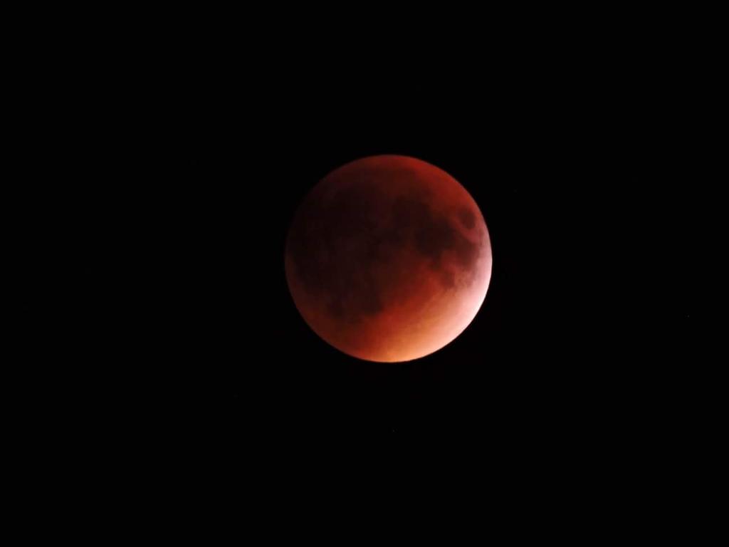 From Montréal! #SuperBloodMoon