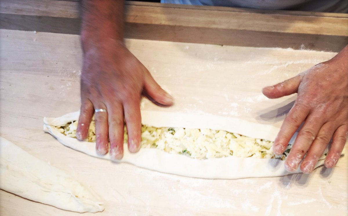 babajipidesalon's tweet photo. Creating #perfectpide is work for nimble and caring hands. Each one must be properly topped and sealed. http://t.co/dhbtAmI6sL
