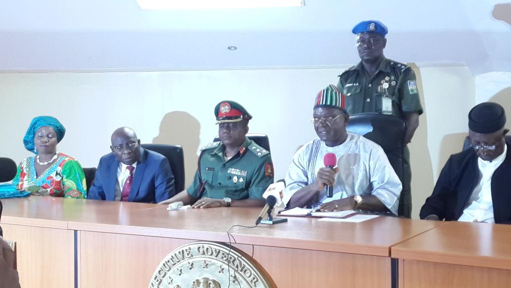 nysc_ng's tweet photo. Responding, d Governor welcomed d DG &amp; his team &amp; pledge his support for The NYSC scheme #15BPreOrientation http://t.co/PSx8hWLahK
