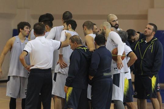 BlogFBU's tweet photo. Fenerbahçe, çalışmalarına Topuk Yaylasında devam ediyor http://t.co/PeG6Ng45cL #BlogFBbasket #preseason #Fenerbahçe http://t.co/4kJCg5cFu1