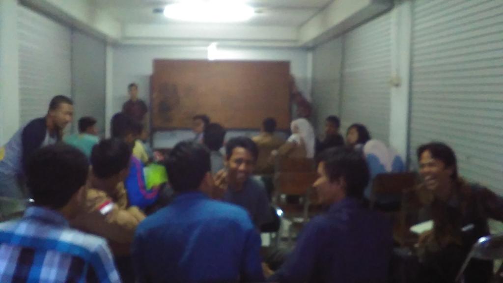 HMTS_UTAMA's tweet photo. Sedang ada pemilihan ketua himpunan http://t.co/bH2UYrx2UY