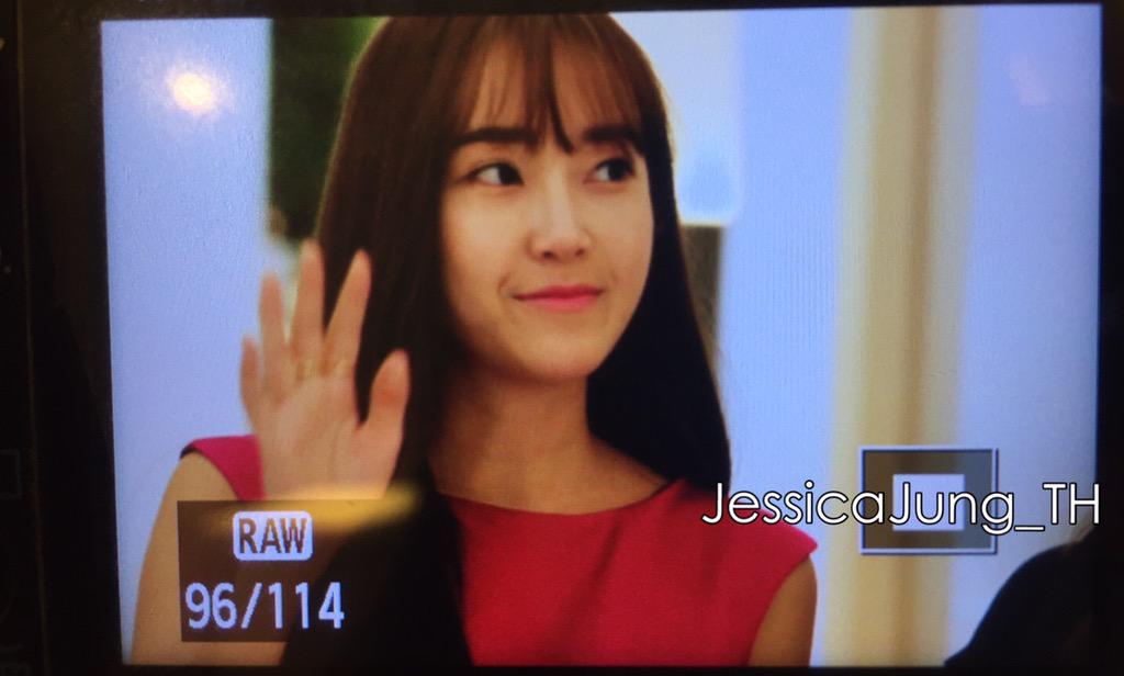 [PIC][15/16-09-2015]Jessica khởi hành đi Thái Lan để tham dự sự kiện của thương hiệu "BVLGARI" CPADtCbUAAAq5sq