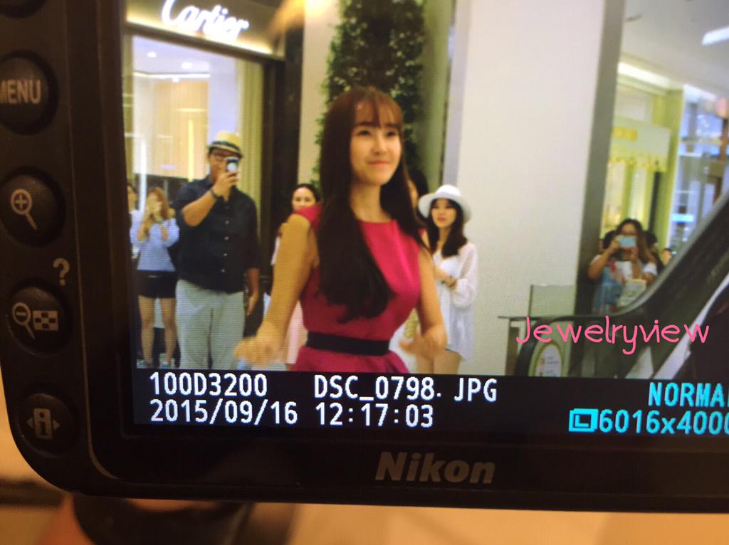 [PIC][15/16-09-2015]Jessica khởi hành đi Thái Lan để tham dự sự kiện của thương hiệu "BVLGARI" CPAGsJCUAAAbQLq