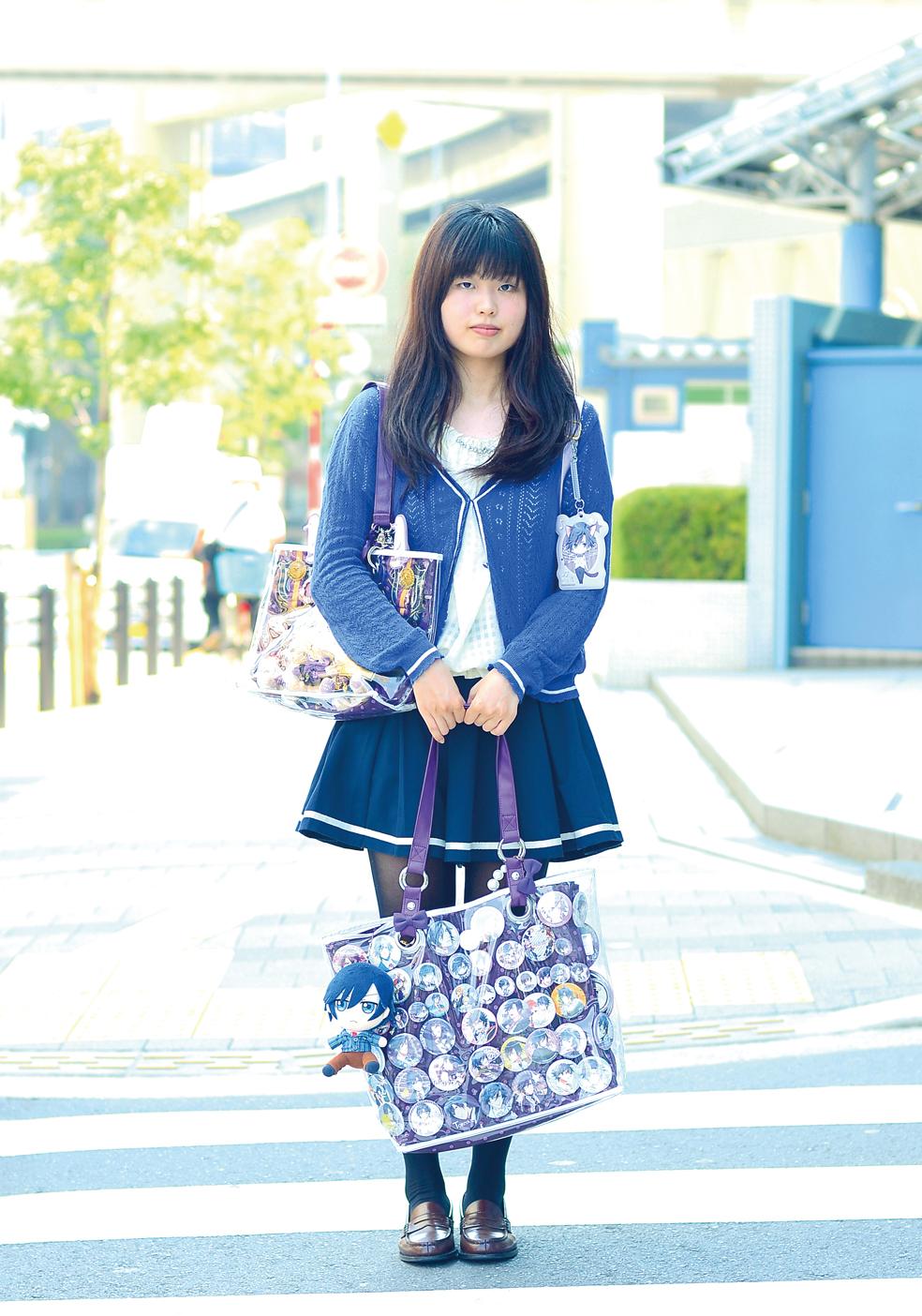 Twitter 上的 東京グラフィティ ファッションスナップ毎日更新中 腐女子の聖地 乙女ロードでsnap ファッションも痛バッグも青で統一していて素敵 Http T Co Mzgeuheokr Twitter