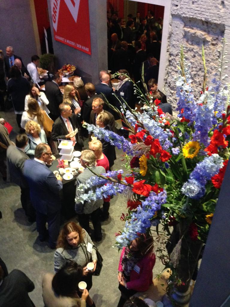 VNONCWWest's tweet photo. Netwerkontbijt in volle gang in #denhaag #modh2015 #flexibilitijdsperk @VNONCWDenHaag http://t.co/sORG12Oahn
