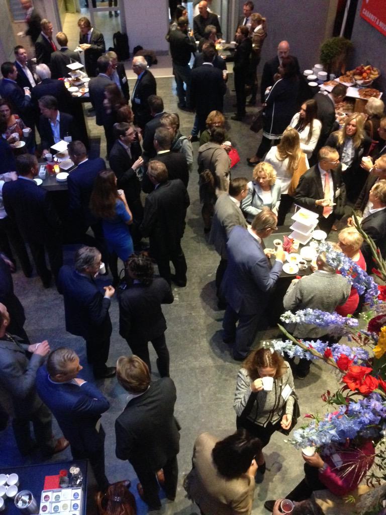 VNONCWWest's tweet photo. Netwerkontbijt in volle gang in #denhaag #modh2015 #flexibilitijdsperk @VNONCWDenHaag http://t.co/sORG12Oahn