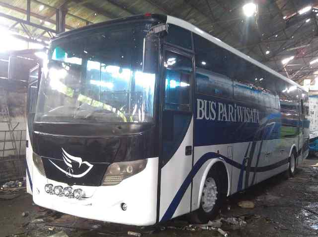 rullyansyahseta's tweet photo. koleksi bus inanta mandala trans http://t.co/CfL4BA4Y9P