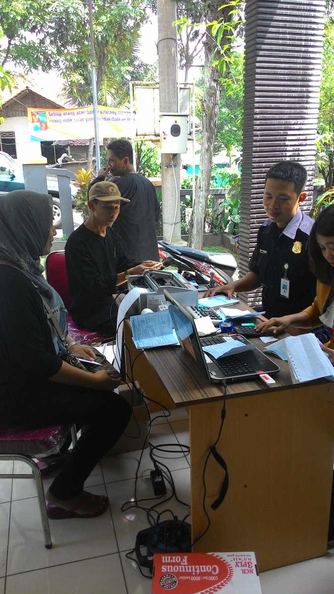 Mulyaharja's tweet photo. Mobil Online Opsir PBB P2 @KecamatanBosel @dispendakotabgr @masdul6677 @BimaAryaS @PemkotaBogor @PemkotBogor http://t.co/bogZ4HboXi