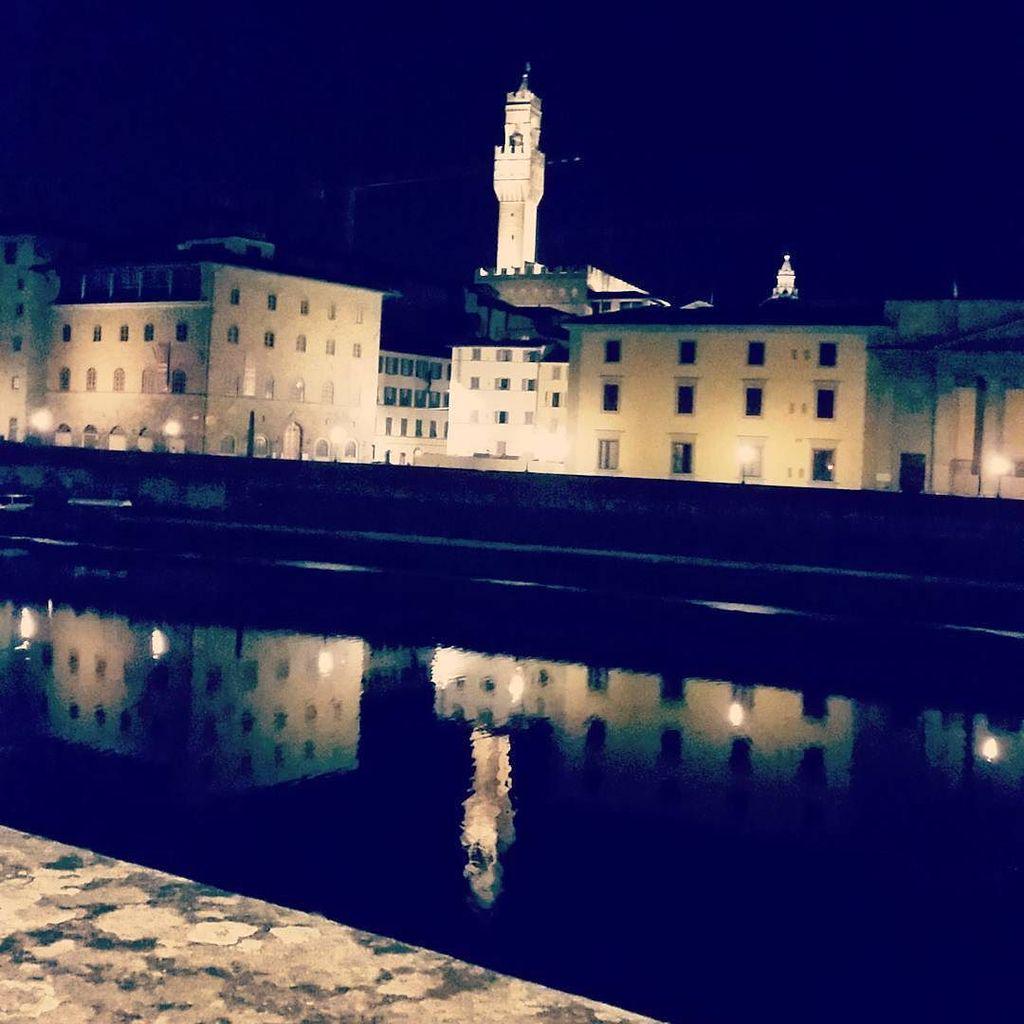 tuscanygram's tweet photo. Reflections on Lungarno #lungarno #arno #firenze #florence #palazzovecchio #tower #igersfi… http://t.co/imYelRtfes http://t.co/CyYXf5e62U