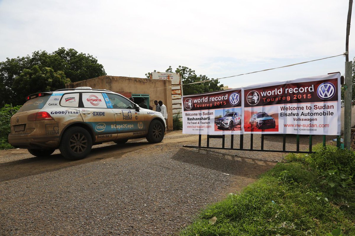 rainer_zietlow's tweet photo. Arrived at Sudan border! http://t.co/3UnTg7aJDY #cape2cape #rainerzietlow #IsatDataPro @HPServices @InmarsatGlobal http://t.co/ZurqPSzP46