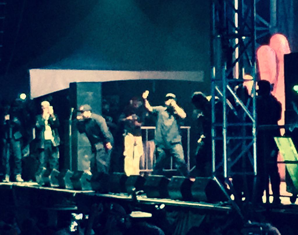2catz's tweet photo. Ice Cube Straight Out Of Compton NWA set 9-11 #icecube #nwa #StraightOuttaCompton #riotfest2015 #music #2catz http://t.co/CVqy3iXR60