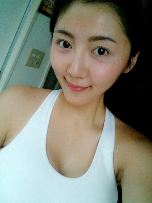 キック1時間みっちりやったら汗がたらたら＼(^o^)／ http://t.co/yIYa01G0ZC