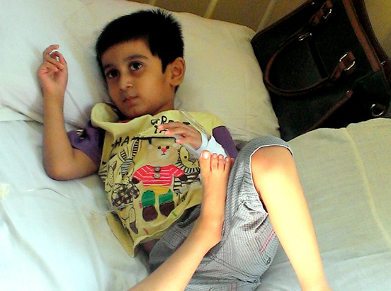 helpsavealifepk's tweet photo. We met the 4 yr old at #hospital, as if unaware, he was doing happy and naughty things! Look at him! #HelpHaider http://t.co/zGBnbRnryn