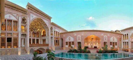 irtravelcenter's tweet photo. #Raheb historical house and hotel #Kashan - #Isfahan - IRAN #irantravelingcenter #iranvisa #iranhotels #irancities http://t.co/wCYGbrzrd0