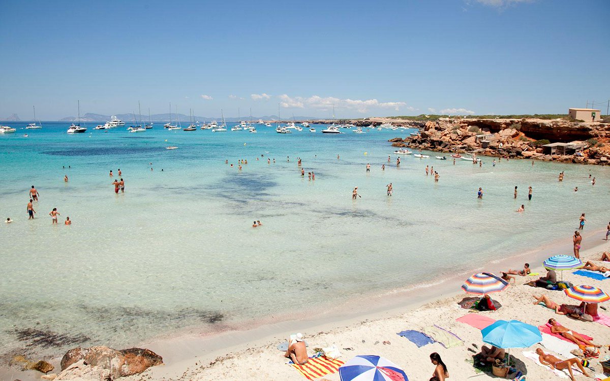 Todavía nos queda mucho verano en #Formentera
Playa de Cala Saona facebook.com/HotelCalaSaona