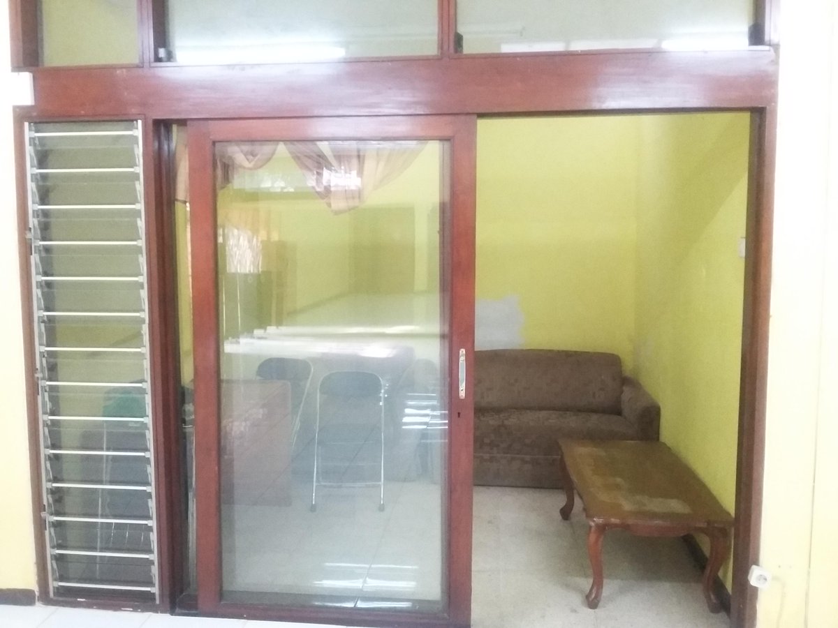 info harga sewa 1 jam Rp 150rb, 2 jam Rp 135rb, 3 jam atau lebih Rp 125rb.