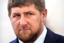 Кадыров встретился с родственниками вербовщиков в "Исламское государство" 
new-rus.info/news/kadyrov_v…