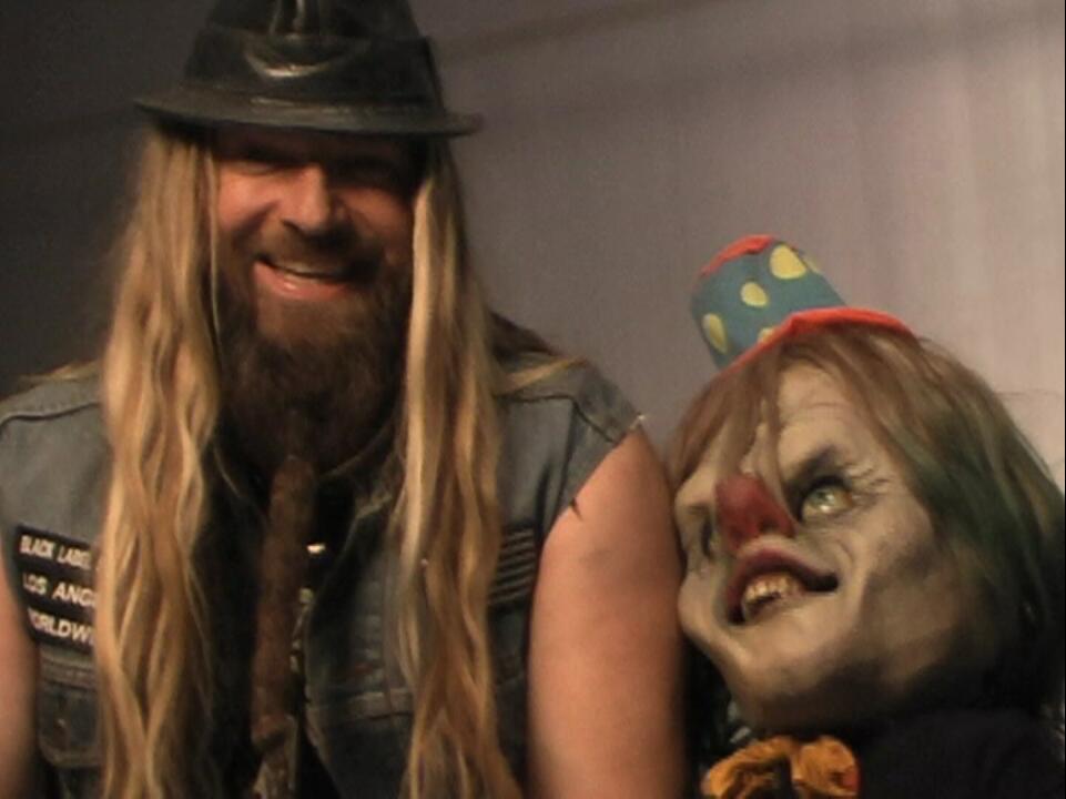 Myra_Florencio's tweet photo. @ZakkWyldeBLS  Awesome shot of ZAKK with @TrippyTV  TRIPPY The Clown
https://t.co/f7Kv4KJLlY  #ZakkWylde #evilclown http://t.co/SlqLOWIqjK