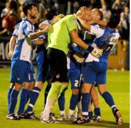 Kimmy2905's tweet photo. Happy birthday @Scotty_Bevan you absolute beast of a man! I love every Millimetre of your lanky body! 😘😘😘😘 http://t.co/nCTlwF4alM