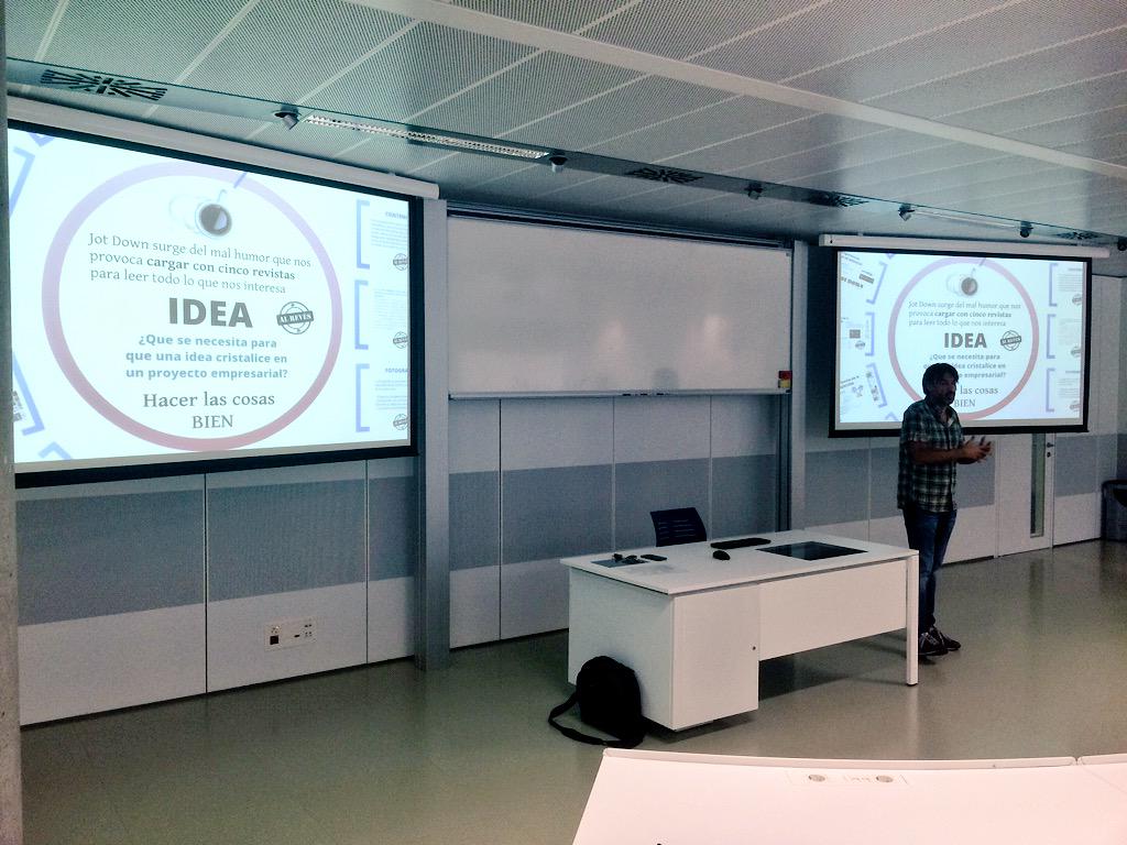 Descubriendo el proyecto de <a href="/JotDownSpain/">Jot Down Magazine</a> de la mano de su CEO <a href="/imparsifal/">Ángel L. Fernández</a> con los alumnos de <a href="/LoyolaAndCom/">Grado Comunicación</a>