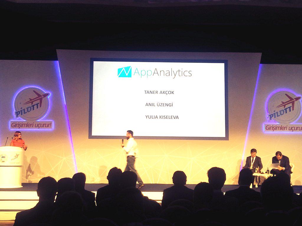Pilott 3. Donem girisimlerini dinlemek icin #Pilottzirve deyiz. Girisimci sunumlari <a href="/AppAnalyticsio/">AppAnalytics.io</a> ile basladi