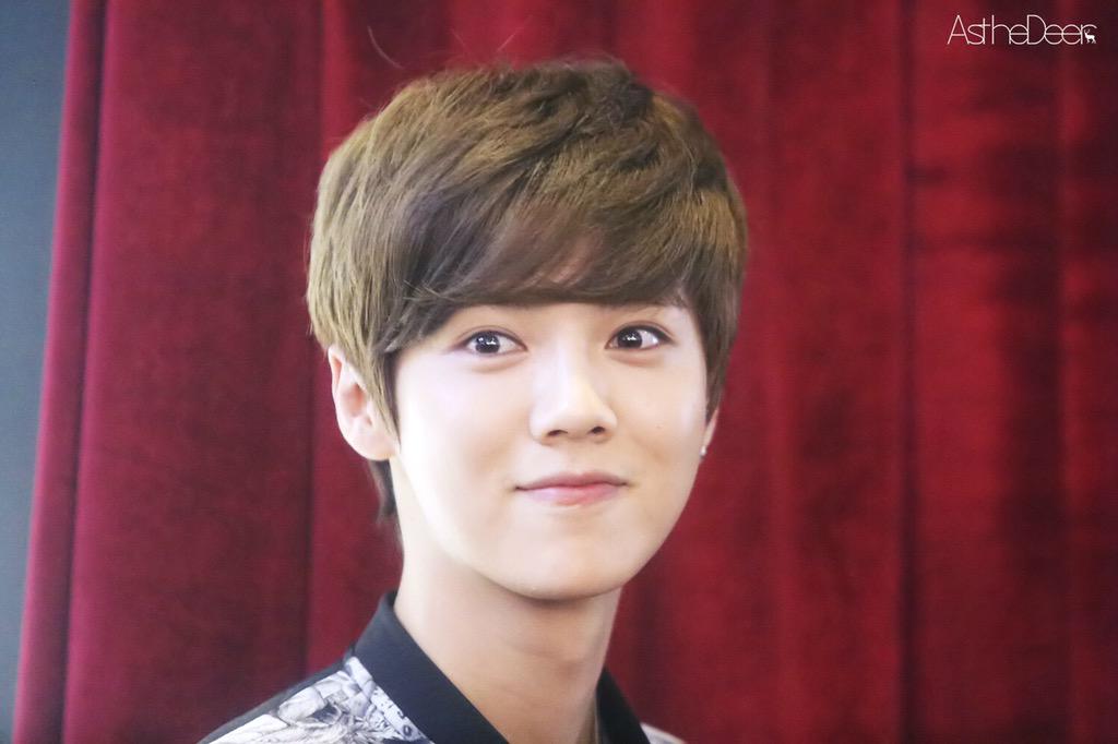 AstheDeer0420's tweet photo. 150915 #鹿晗 #루한 #luhan http://t.co/yaQzIcm2Aw
