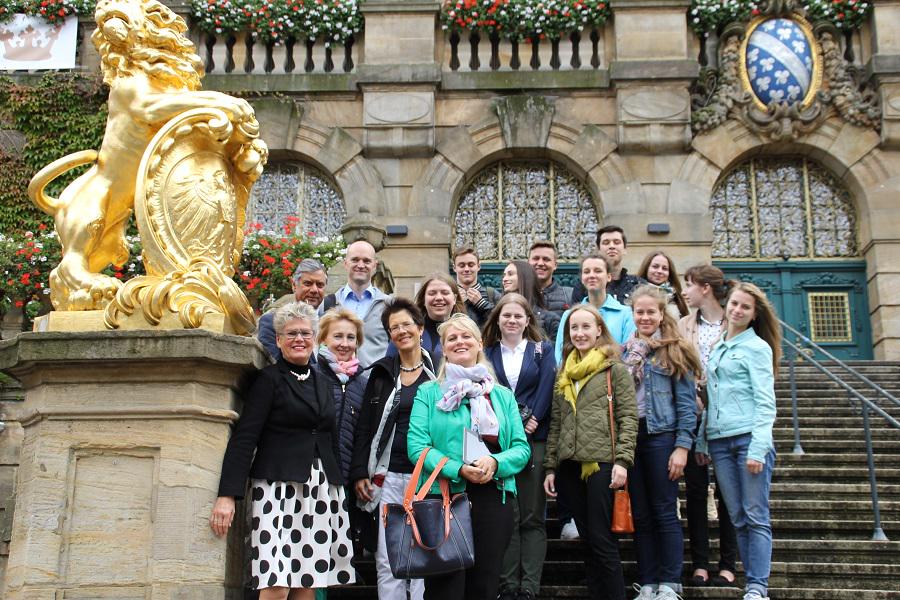 Herzlich Willkommen in #Kassel: Schüler aus unserer Partnerstadt #Jaroslawl sind zu Besuch (eul) http://t.co/8o609hIQpH