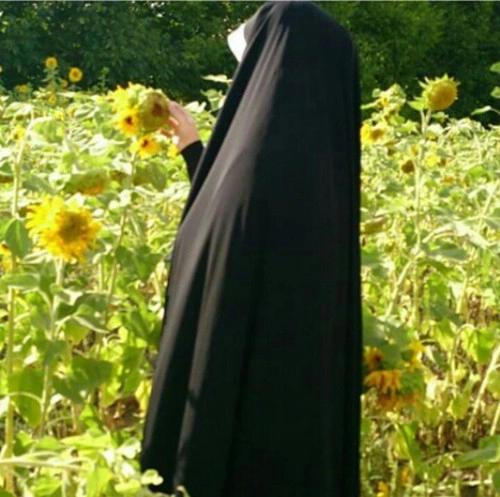 A___122k's tweet photo. لن تشعر بروعة الحياة إلا اذا كنت رائعا في نفسك فنحن من يصنع روعة الحياة حتى لو كانت مؤلمة http://t.co/nsBUfqERBv