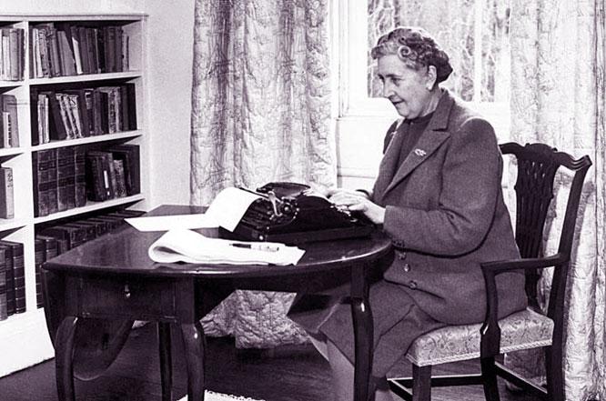 <a href="/mumspatik/">Mums patīk</a> dienas bilde. Šī simpātiskā kundze saražojusi vairāk līķu nekā dažs ģenerālis. Agata Kristi vakar 125