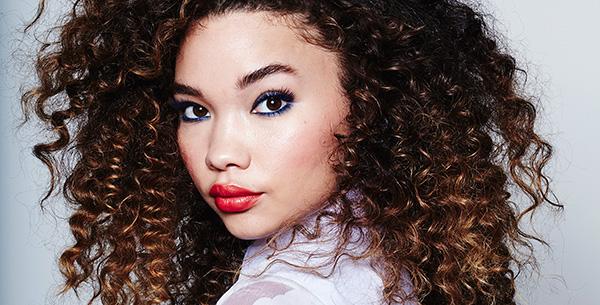 NylonMag's tweet image. Thanks to @Clinique, we've fallen in &amp;lt;3 with colorful eyeliner: nylon.cm/1Enkv0Q