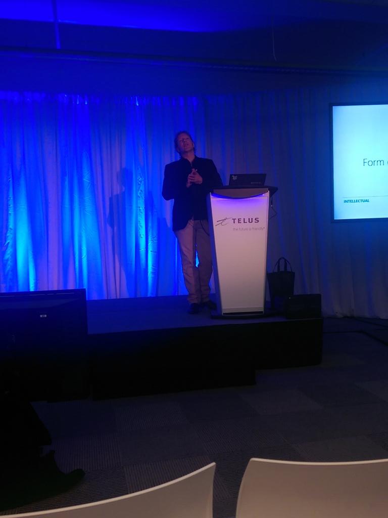 MattSilvz's tweet photo. "Everything about #datavisualization needs to lead to action." Mike Pell @mryankeeslicker #DSrupted http://t.co/AjuSh9jOxx