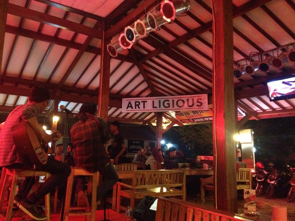 Show Time!! #artligious #DjagonganCafe <a href="/JhonyFreedom/">Jhony Freedom</a>