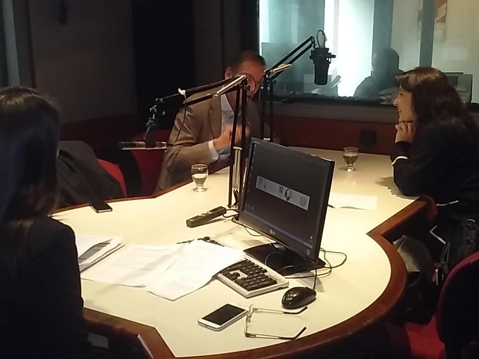 InnovARCS's tweet photo. #DebateIS ¿Se puede medir la ética? Matthias Kleinhempel y @TairaPena http://t.co/xqJS1LcX1A
