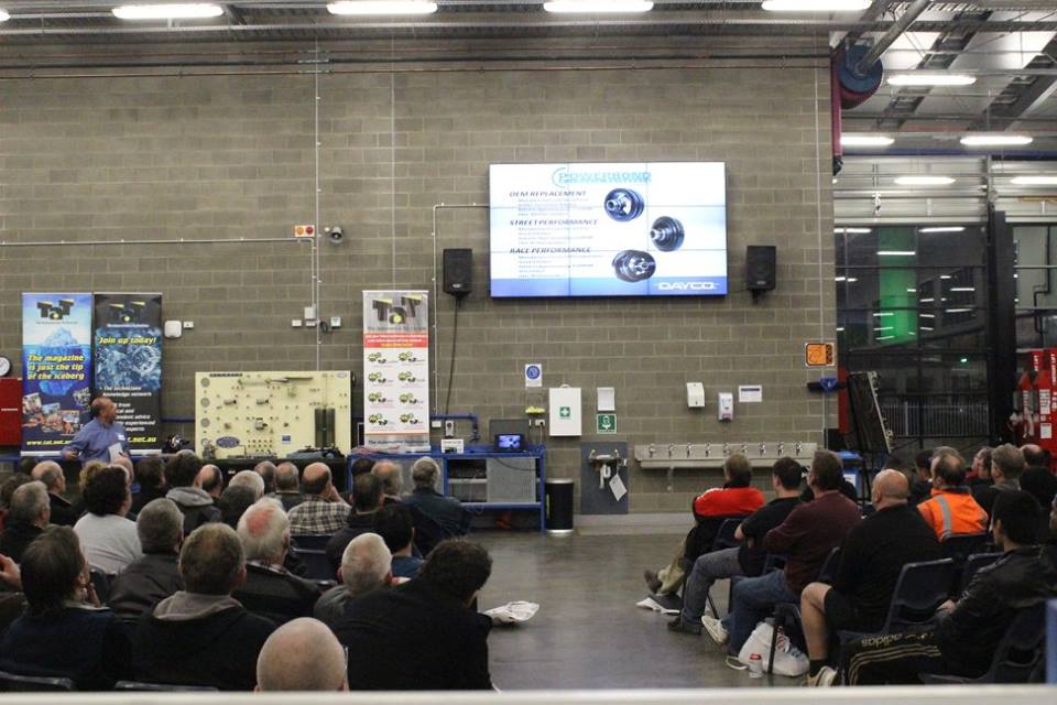 DaycoOfficial's tweet image. #Dayco associates explain the role of a harmonic balancer during @AutoPartners Trade Nights. #autoparts #training