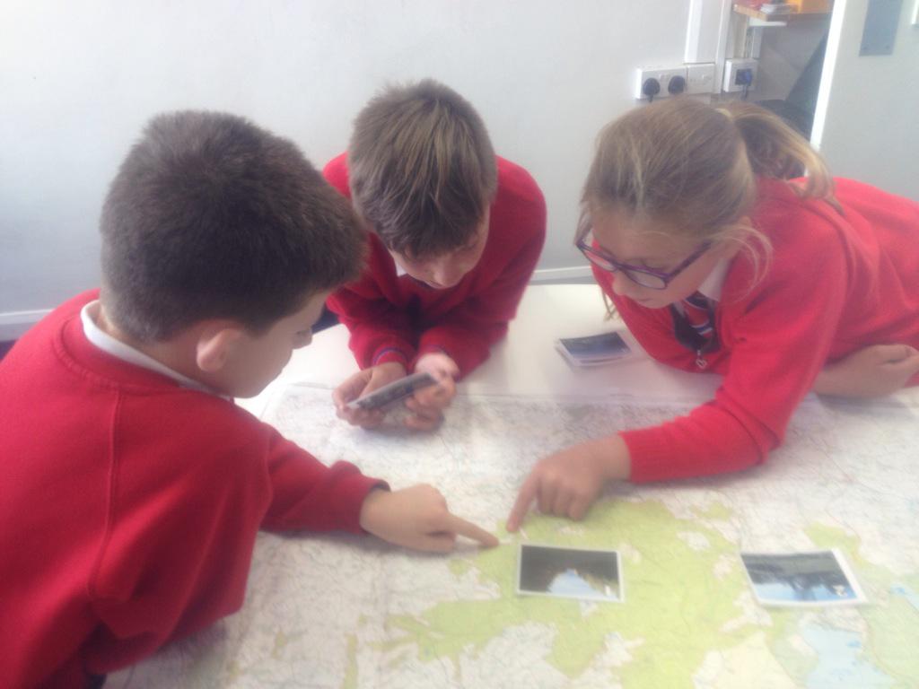 ysgolbrynhedydd's tweet photo. Using our map reading skills in #6CE to locate the river Clwyd and it's features along the way. #maps #skills4life http://t.co/gHmsqn2CyV