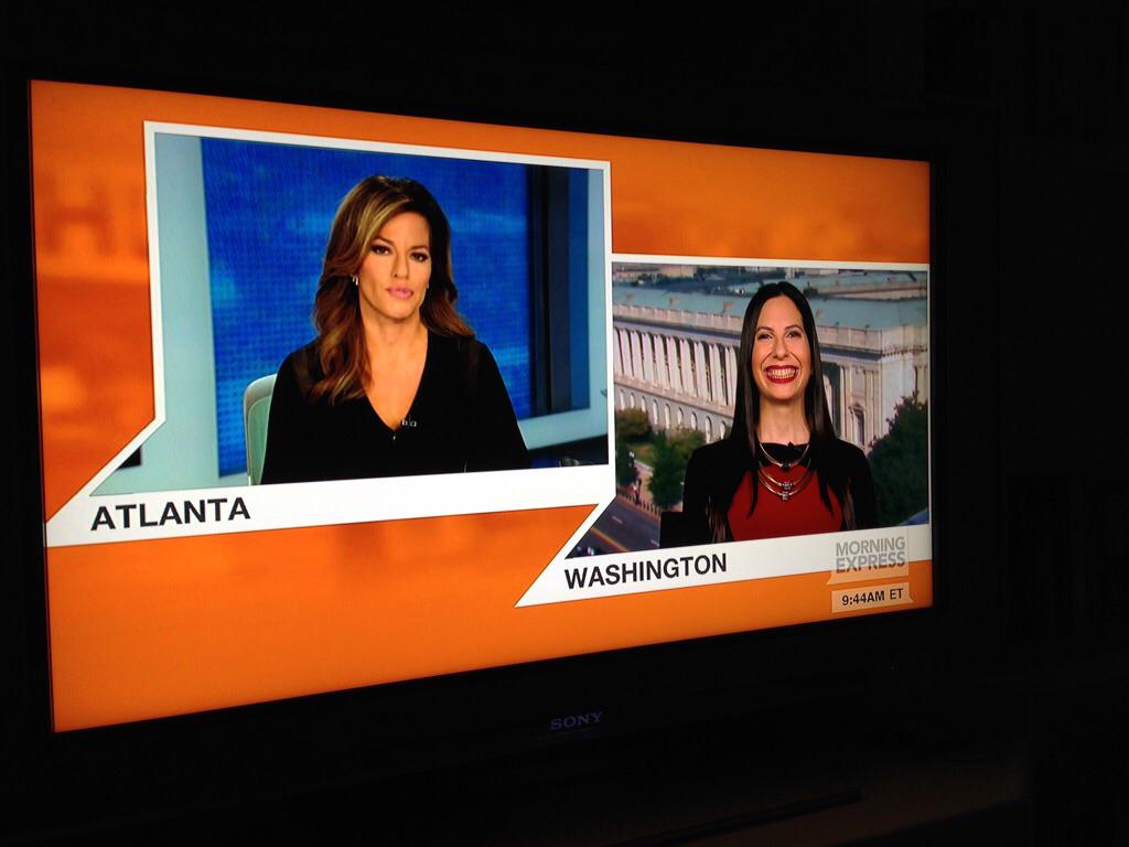 styleauteur's tweet photo. Thank you @RobinMeade @HLNTV @CNN #stylestrategy #whattowear #dresstoimpress #cnndebate http://t.co/9hB5njQqZ3