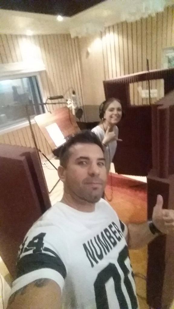 AnaMenaMusic's tweet photo. Día de grabación en @DalamixStudio con equipazo @BrunoDabruk @FelipeGSound @jldelapena a tope con nuestro disco! 💿🎤☺️ http://t.co/Iyqcby8yMZ