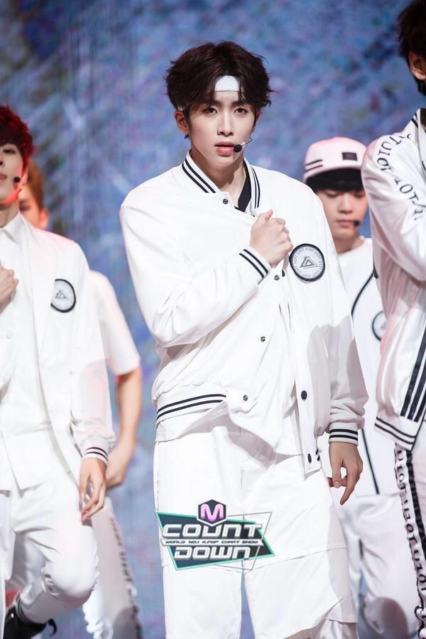 흔한 신인 아이돌 막내가 닮은 연예인들.jpg (반전주의) | 인스티즈