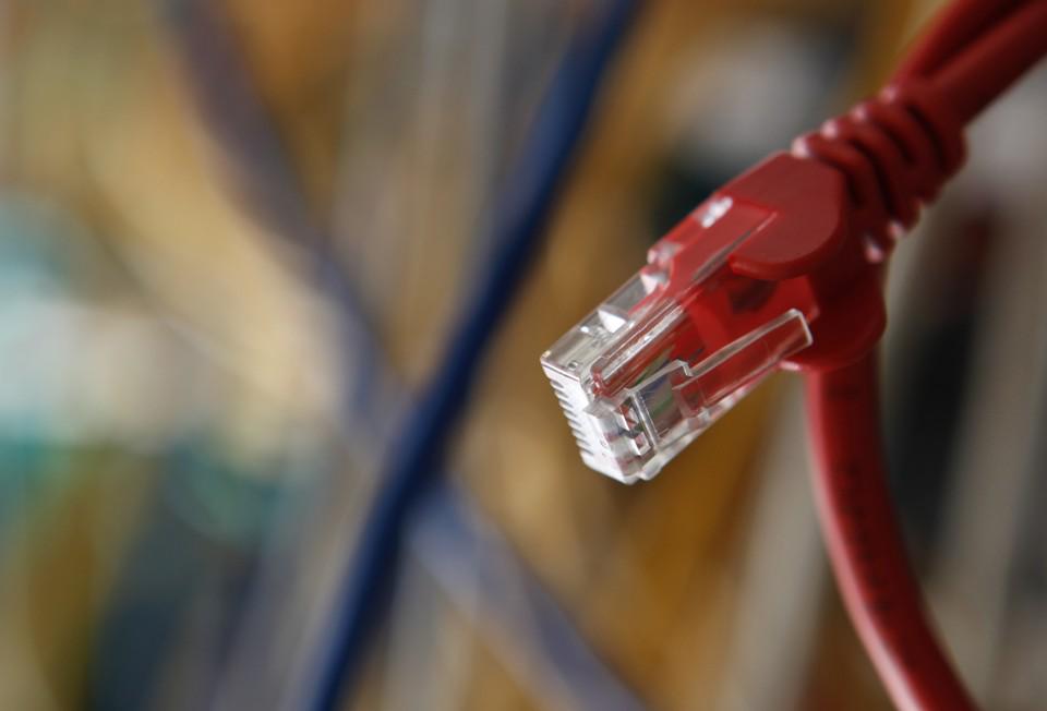 wifimapper's tweet photo. When Will the Internet be Cheaper? | @AdrienneLaF @scottwallsten http://t.co/Ug2WdzCfFK http://t.co/BWutnMaKzu