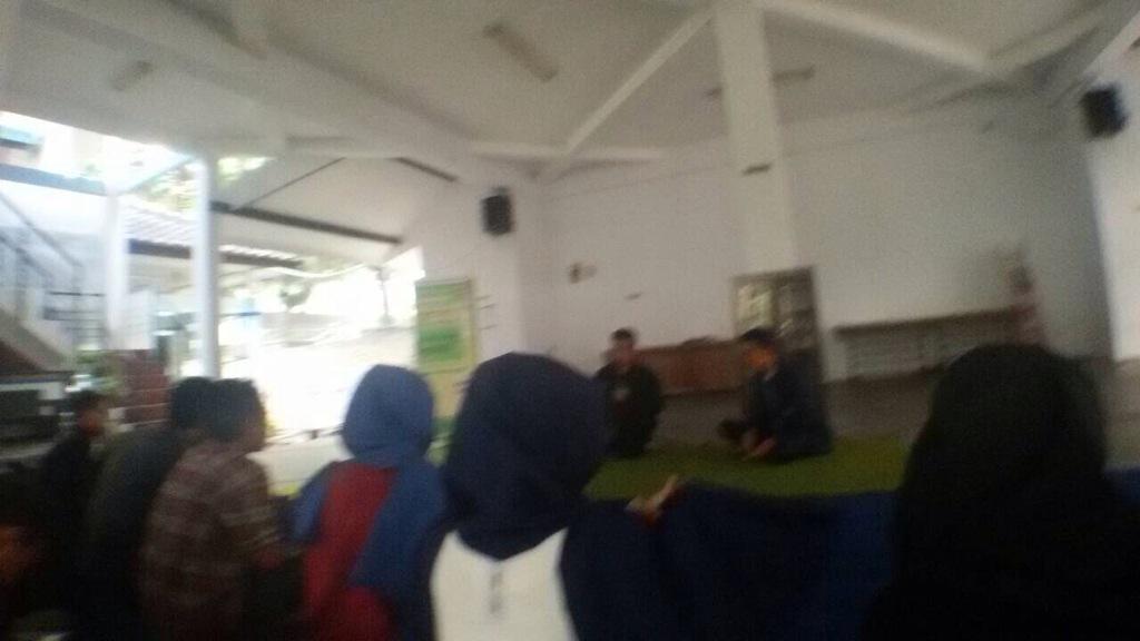 AP_Unpad's tweet photo. Kajian Islam @ Selasar Mushola FISIP Unpad @anunpad14 @ANunpad13 @aneunpad2012 @admnegara2011 http://t.co/8zbd83YO3E