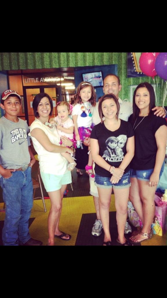 Djrqa's tweet photo. #iamup Jaclyn Lauterbach is a great mom. We all love her http://t.co/kBL4xJiqPL