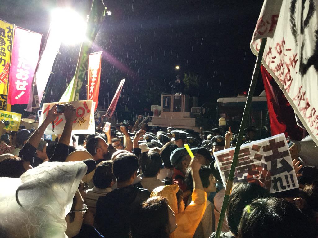 国会前の抗議行動