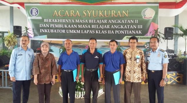 DITJEN_PAS's tweet photo. Produk UMKM Lapas Kelas II A Pontianak Masuk Pasar Besar | Berita Pemasyarakatan http://t.co/4I4odV1RJG http://t.co/XabOKyTQQ8