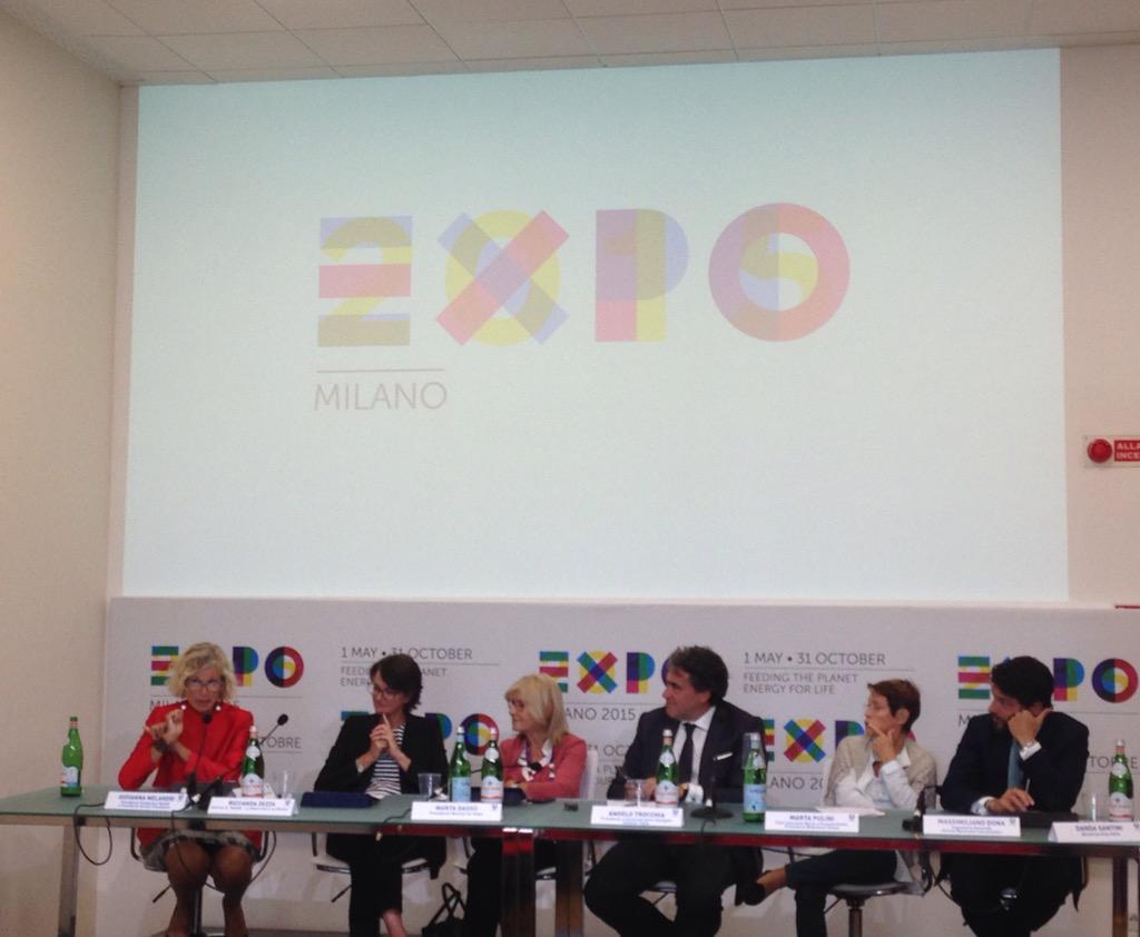 Expo2015Milano's tweet photo. .@GioMelandri in #Expo2015: "Le donne come imprenditrici sociali: alcuni esempi di successo in Africa" #impinv #UROS2 http://t.co/B9JhdOMoP2