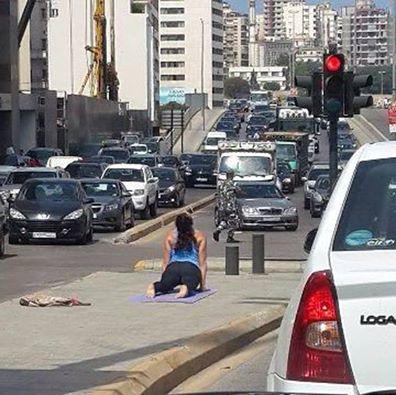LeNajib's tweet photo. #Yoga 3al taree2? #MishGhalat  http://t.co/anaq2eOKXO #BeirutYogafestival http://t.co/CXpO40aVYa