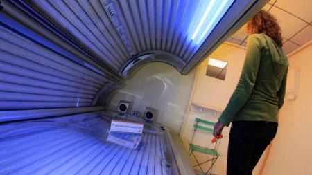 LeFigaro_Sante's tweet photo. Le #Sénat interdit les cabines de #bronzage contre l'avis du #gouvernement >>http://t.co/MAKyxtSfi9 http://t.co/Jmro0dhUkS
